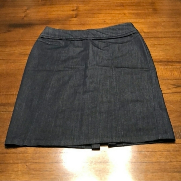 New York & Company Dresses & Skirts - New York & Company Skirt Size 12 Navy Blue Career Office Back Slit Zip Up EUC